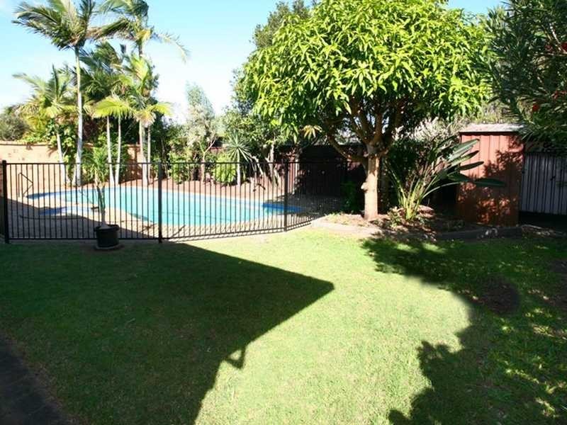 80 Rumrunner Street, Mermaid Waters QLD 4218