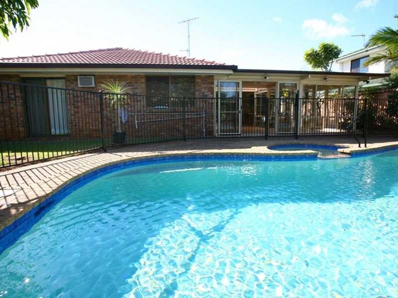 80 Rumrunner Street, Mermaid Waters QLD 4218