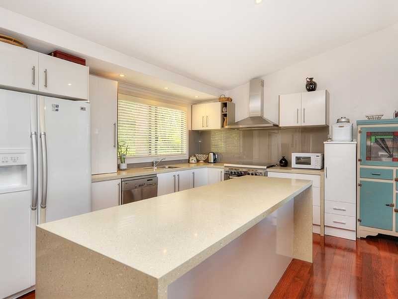 11 Chidlow Court, Elanora QLD 4221
