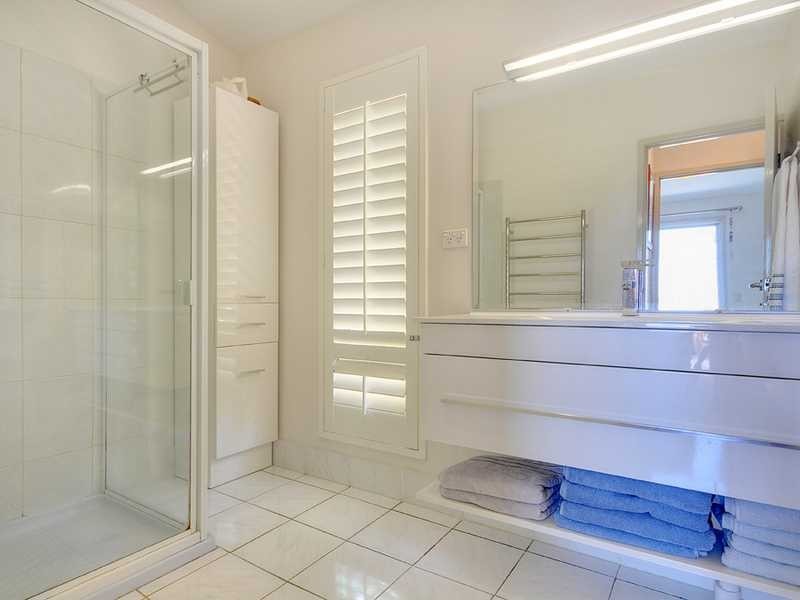 11 Chidlow Court, Elanora QLD 4221