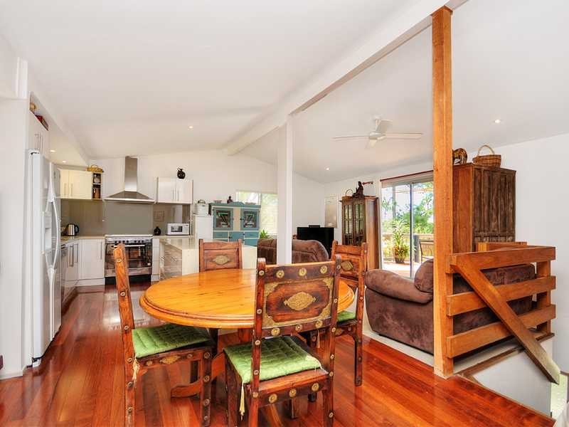 11 Chidlow Court, Elanora QLD 4221