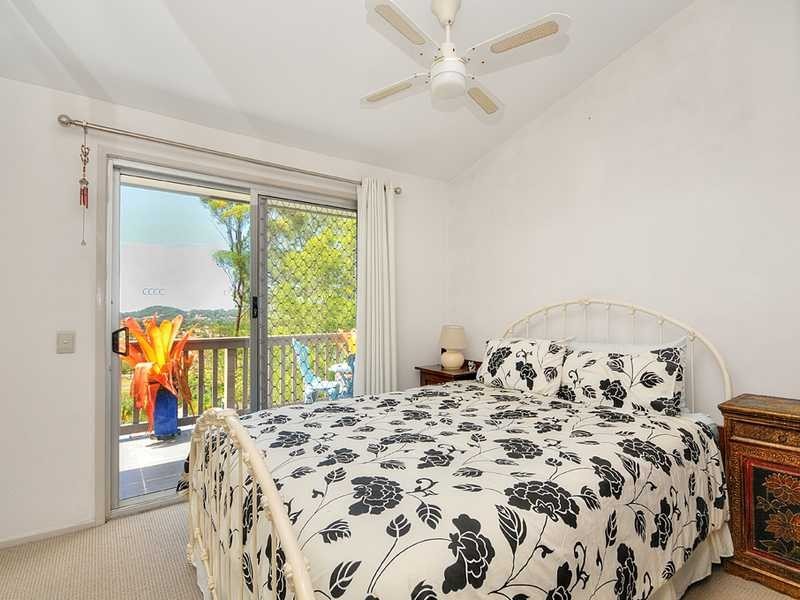 11 Chidlow Court, Elanora QLD 4221