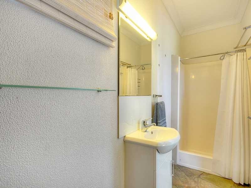 11 Chidlow Court, Elanora QLD 4221