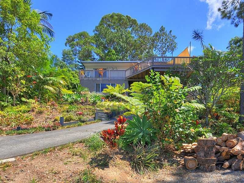 11 Chidlow Court, Elanora QLD 4221