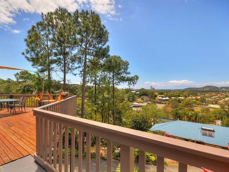 11 Chidlow Court, Elanora QLD 4221