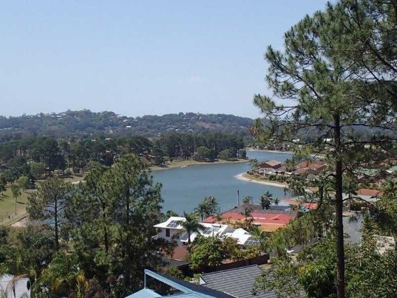 11 Chidlow Court, Elanora QLD 4221