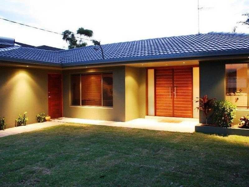 8 Aruma Avenue, Burleigh Waters QLD 4220