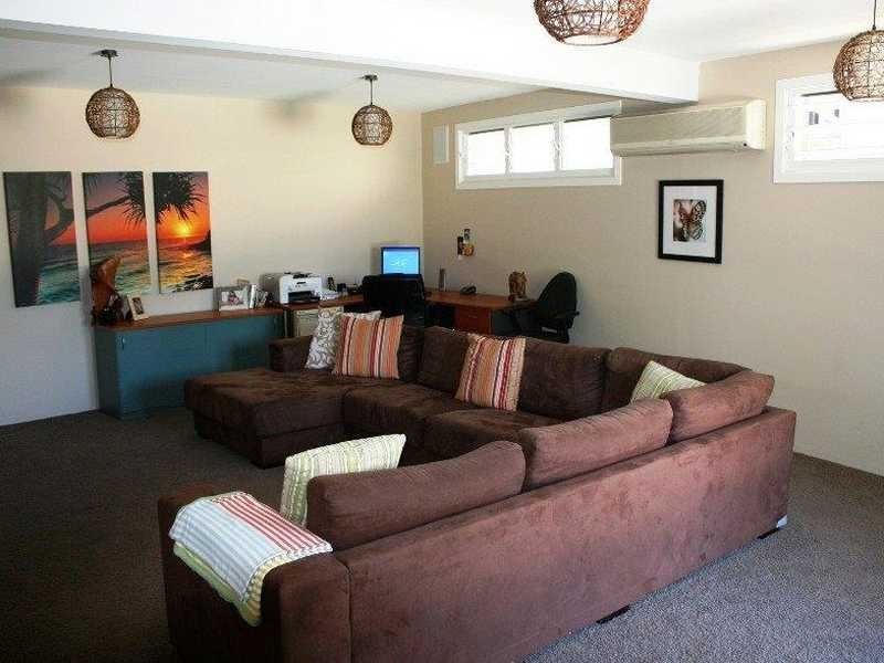 8 Aruma Avenue, Burleigh Waters QLD 4220