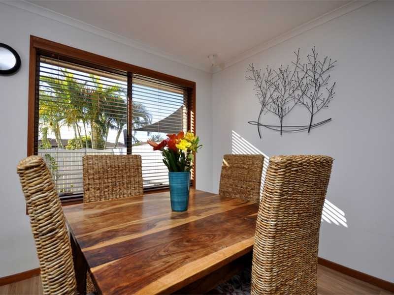 2/6 Wagtail Court, Burleigh Waters QLD 4220