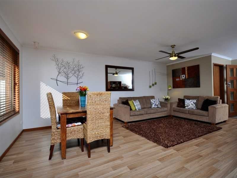 2/6 Wagtail Court, Burleigh Waters QLD 4220