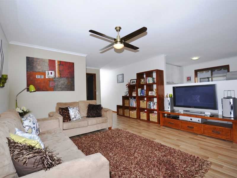 2/6 Wagtail Court, Burleigh Waters QLD 4220