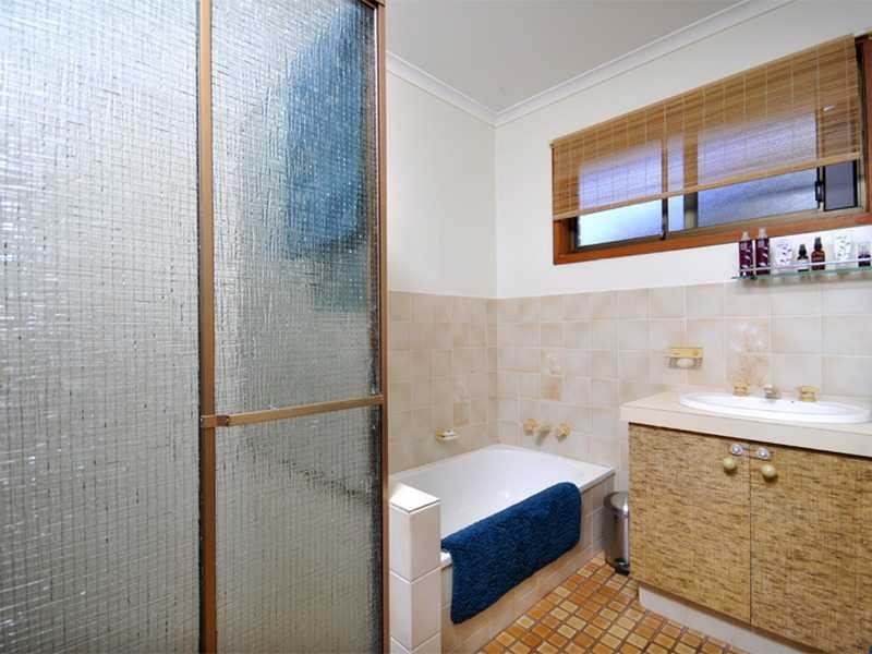 2/6 Wagtail Court, Burleigh Waters QLD 4220