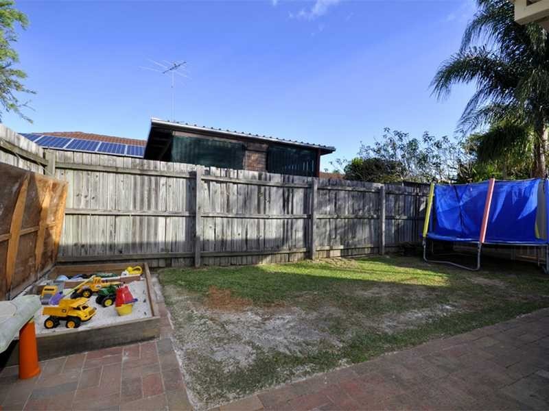 2/6 Wagtail Court, Burleigh Waters QLD 4220