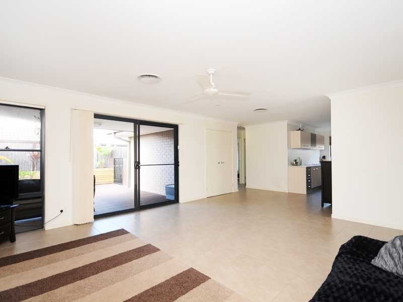 2/15 Blossom Street, Pimpama QLD 4209