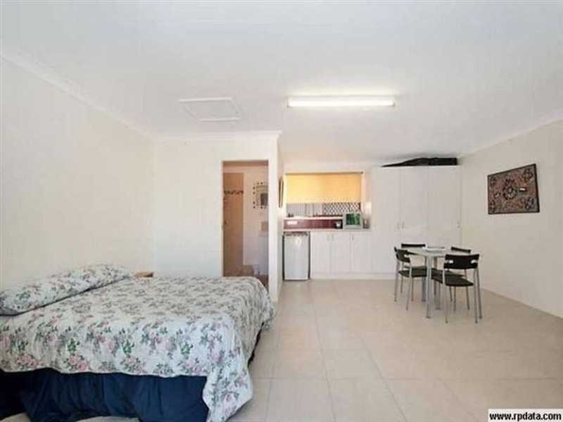 6 Rangeview Court, Burleigh Waters QLD 4220