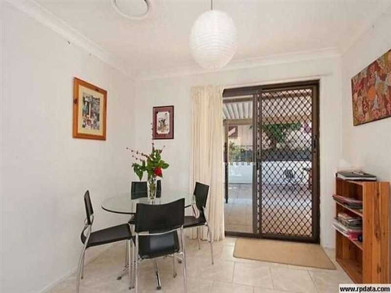 6 Rangeview Court, Burleigh Waters QLD 4220