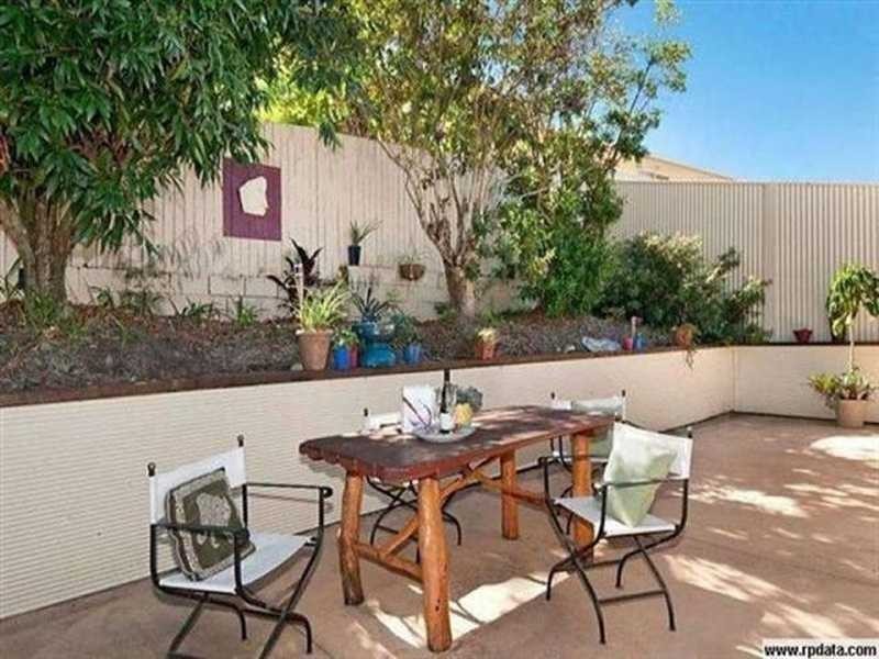 6 Rangeview Court, Burleigh Waters QLD 4220