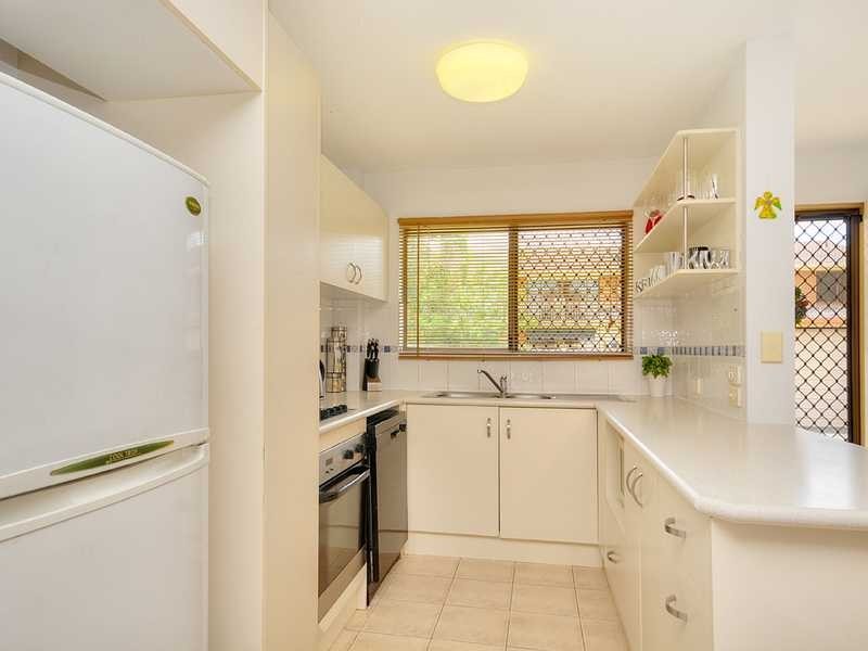 2/20 Peter Parade, Mermaid Waters QLD 4218