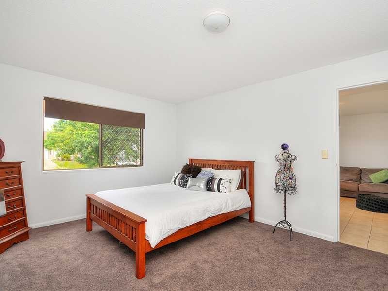 2/20 Peter Parade, Mermaid Waters QLD 4218