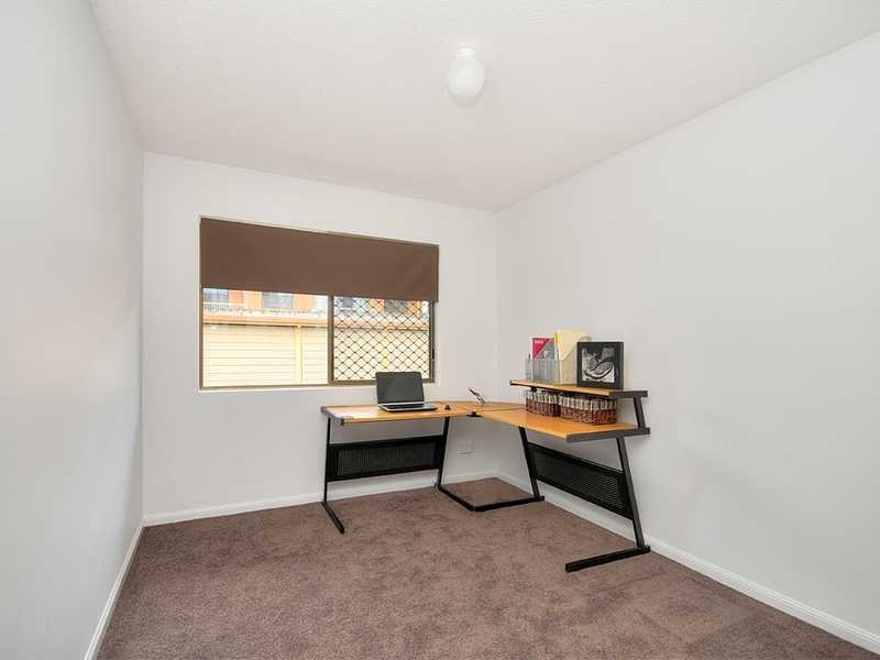 2/20 Peter Parade, Mermaid Waters QLD 4218