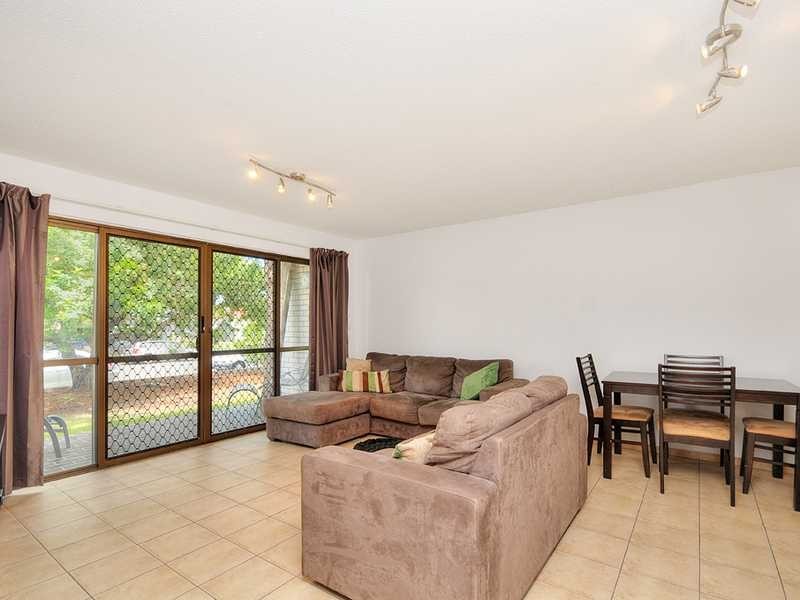 2/20 Peter Parade, Mermaid Waters QLD 4218