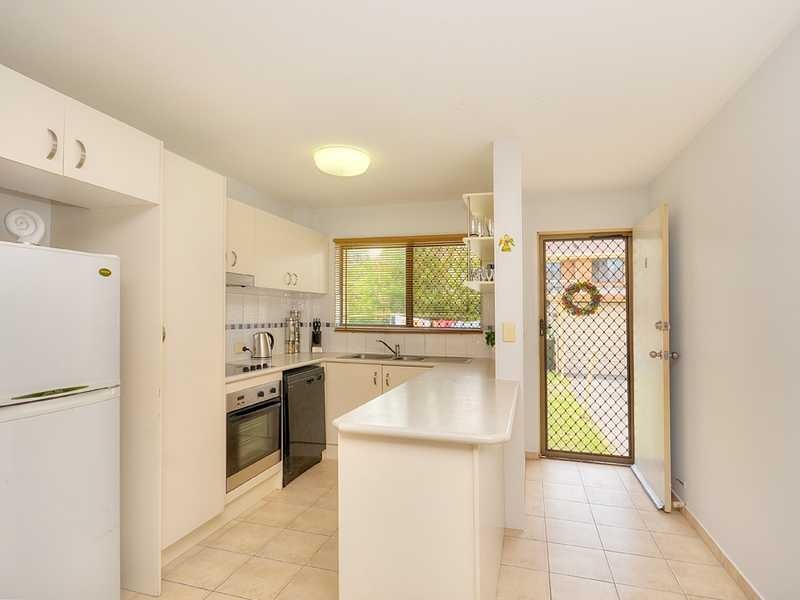 2/20 Peter Parade, Mermaid Waters QLD 4218