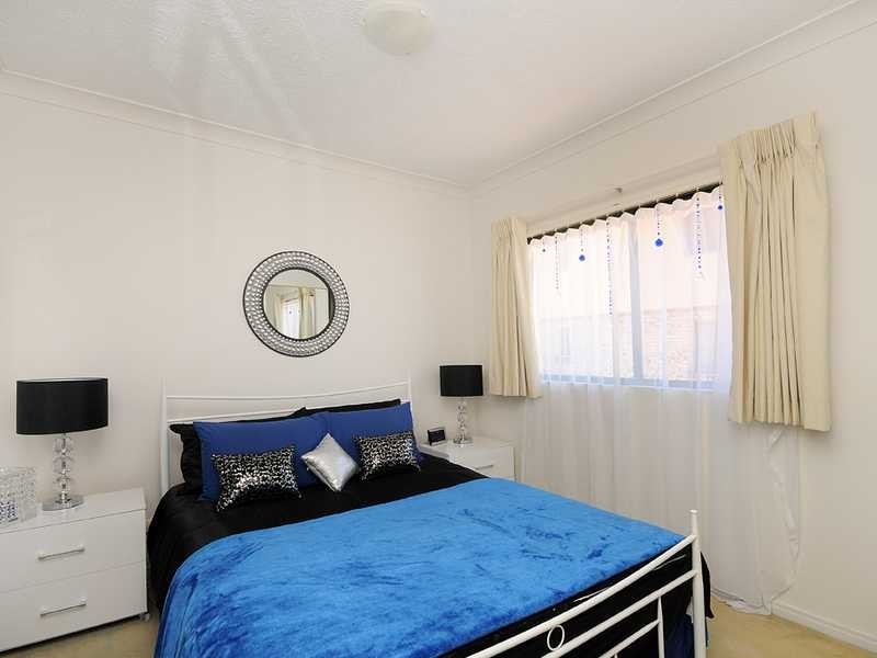 15/10-12 Spendelove Avenue, Southport QLD 4215