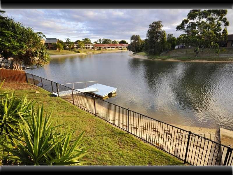 5 Plumosa Court, Mermaid Waters QLD 4218
