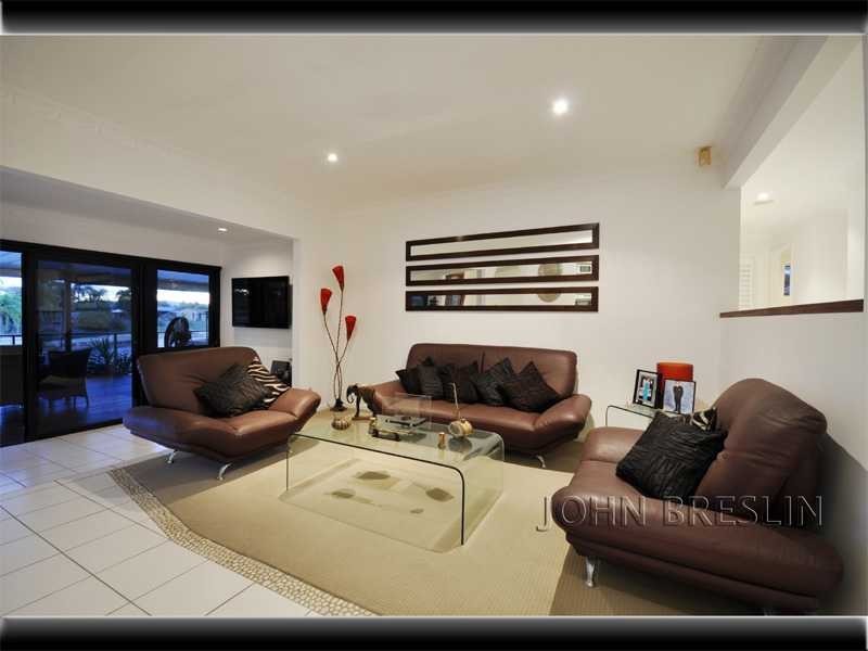 5 Plumosa Court, Mermaid Waters QLD 4218