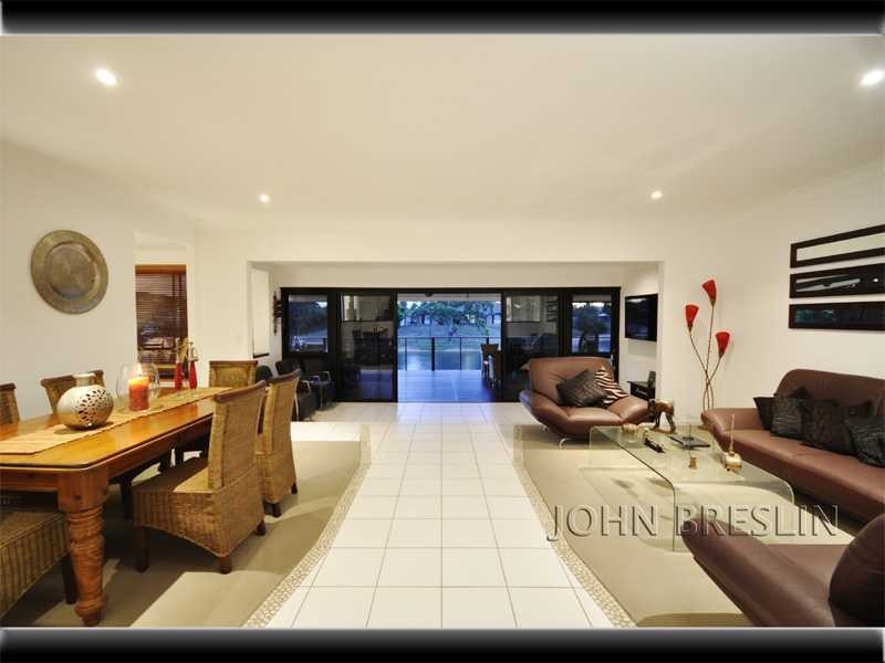 5 Plumosa Court, Mermaid Waters QLD 4218