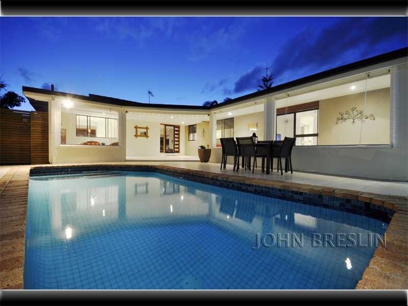 5 Plumosa Court, Mermaid Waters QLD 4218