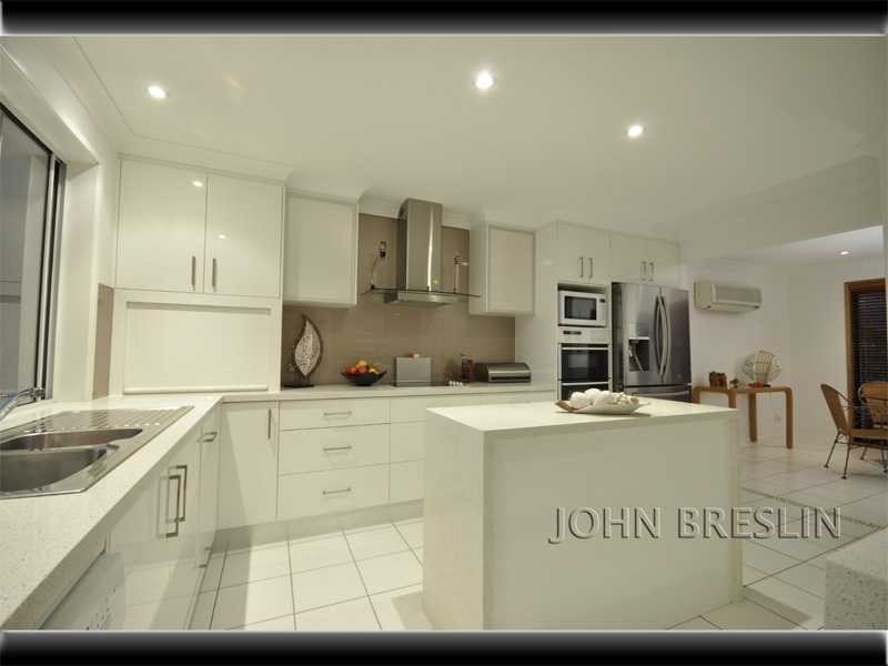 5 Plumosa Court, Mermaid Waters QLD 4218