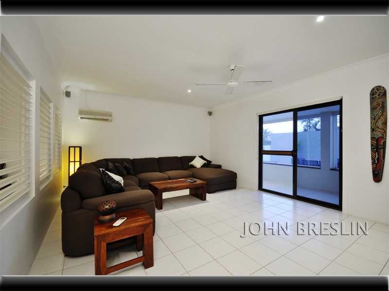 5 Plumosa Court, Mermaid Waters QLD 4218