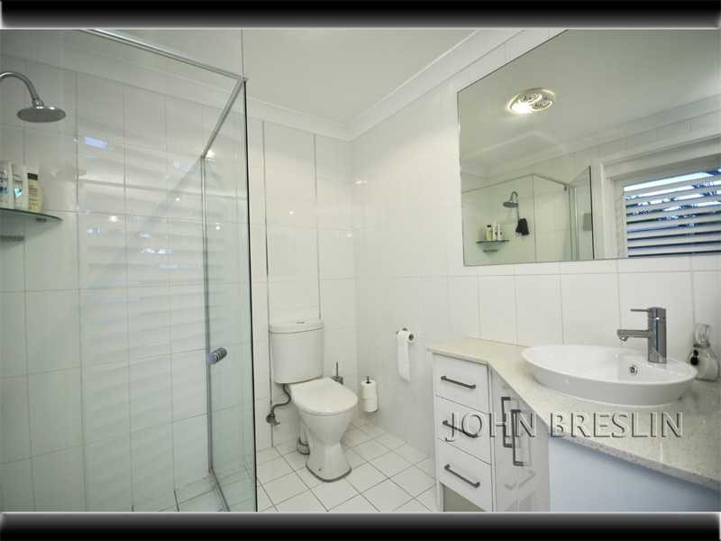 5 Plumosa Court, Mermaid Waters QLD 4218