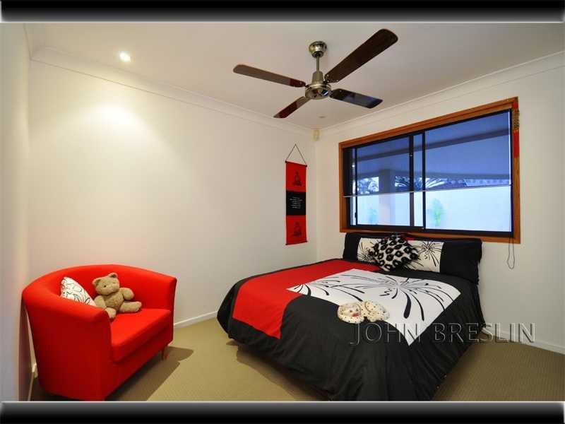 5 Plumosa Court, Mermaid Waters QLD 4218