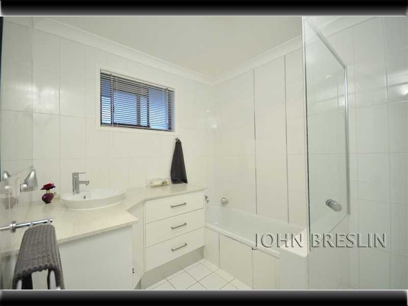 5 Plumosa Court, Mermaid Waters QLD 4218