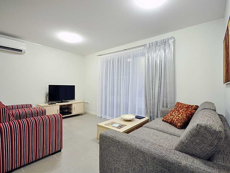 10 Prince Place, Middlemount QLD 4746