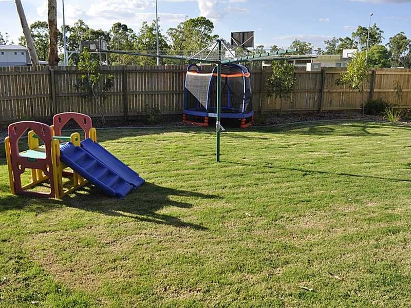 10 Prince Place, Middlemount QLD 4746