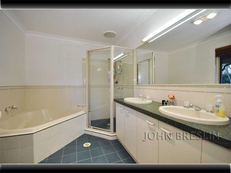 30 Gilward Dr, Mudgeeraba QLD 4213