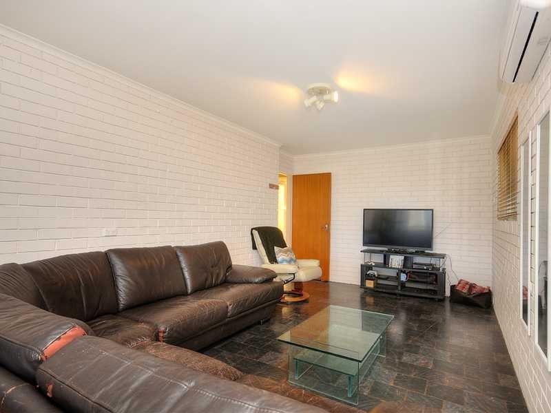 2/9 West Street, Burleigh Heads QLD 4220