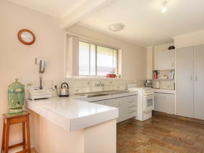 2/9 West Street, Burleigh Heads QLD 4220