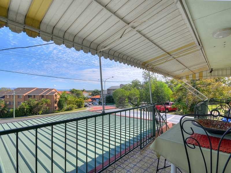2/9 West Street, Burleigh Heads QLD 4220