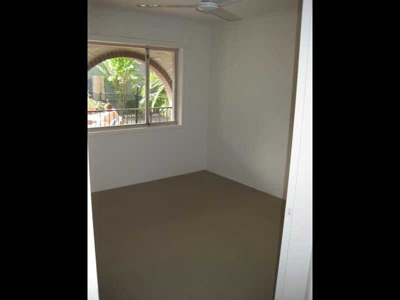 4/2118 GOLD COAST HIGHWAY, Miami QLD 4220