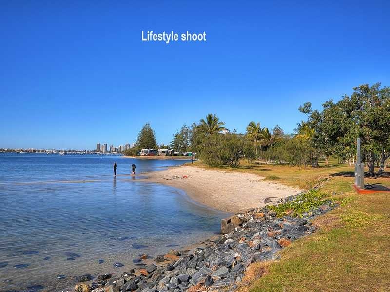 3/7 Robert Street, Labrador QLD 4215