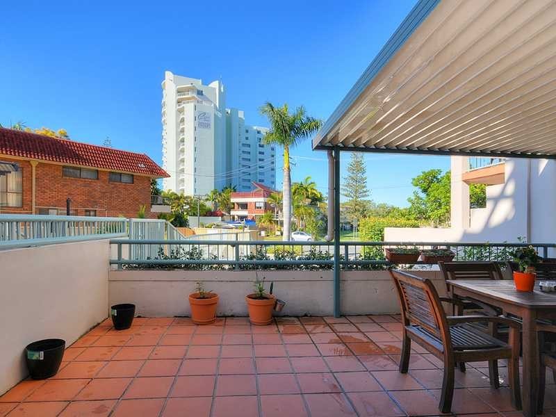 3/7 Robert Street, Labrador QLD 4215