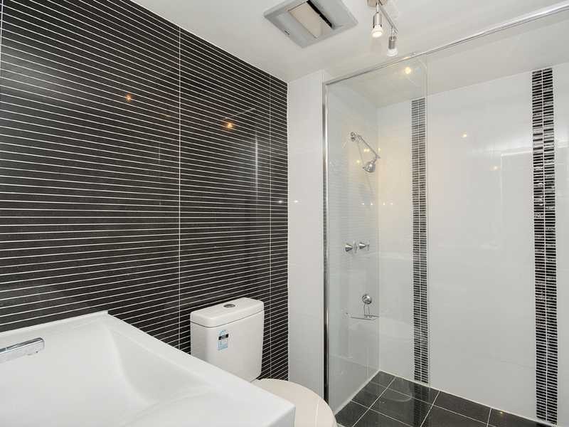 3/7 Robert Street, Labrador QLD 4215