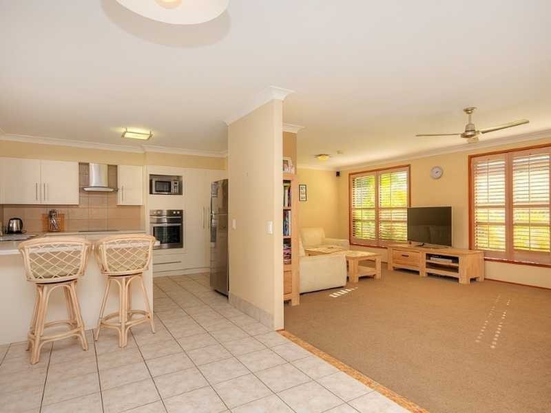 6 Seriema Street, Burleigh Waters QLD 4220