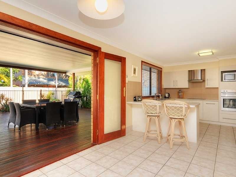 6 Seriema Street, Burleigh Waters QLD 4220