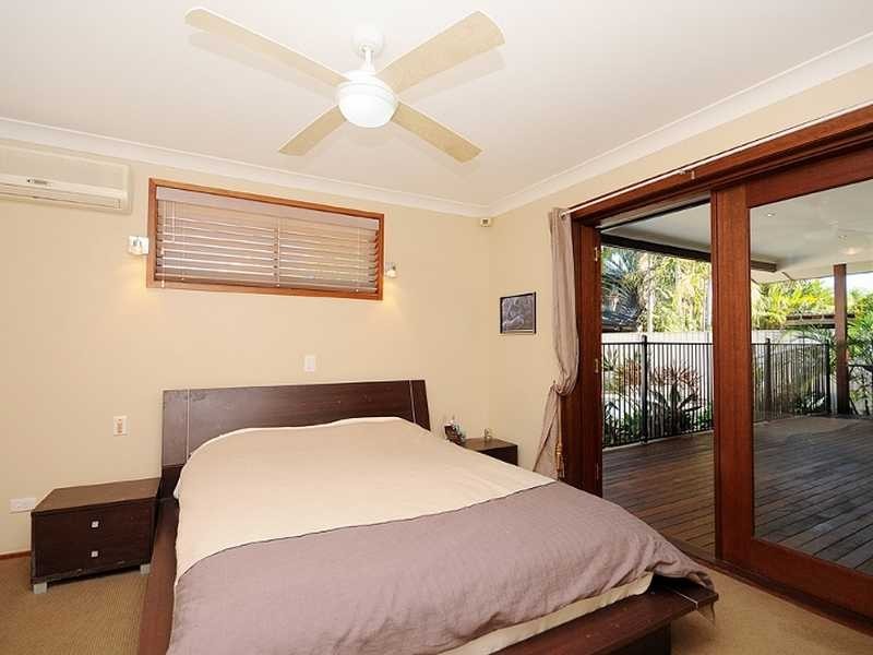 6 Seriema Street, Burleigh Waters QLD 4220