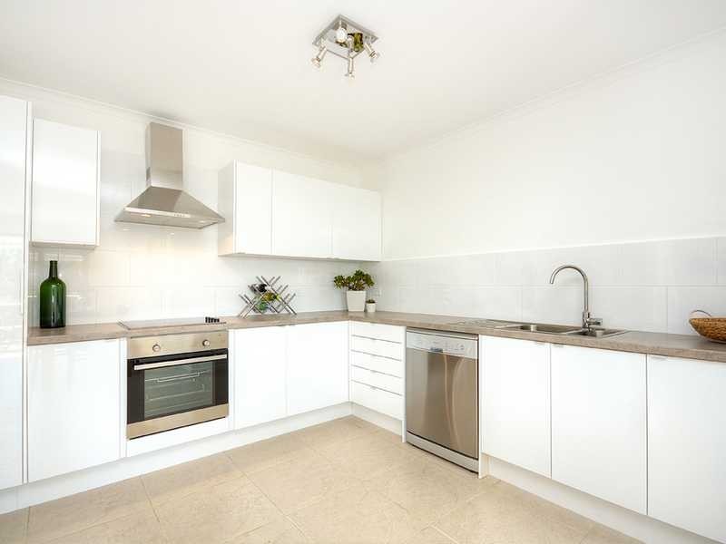 7/14 Brett Avenue, Labrador QLD 4215